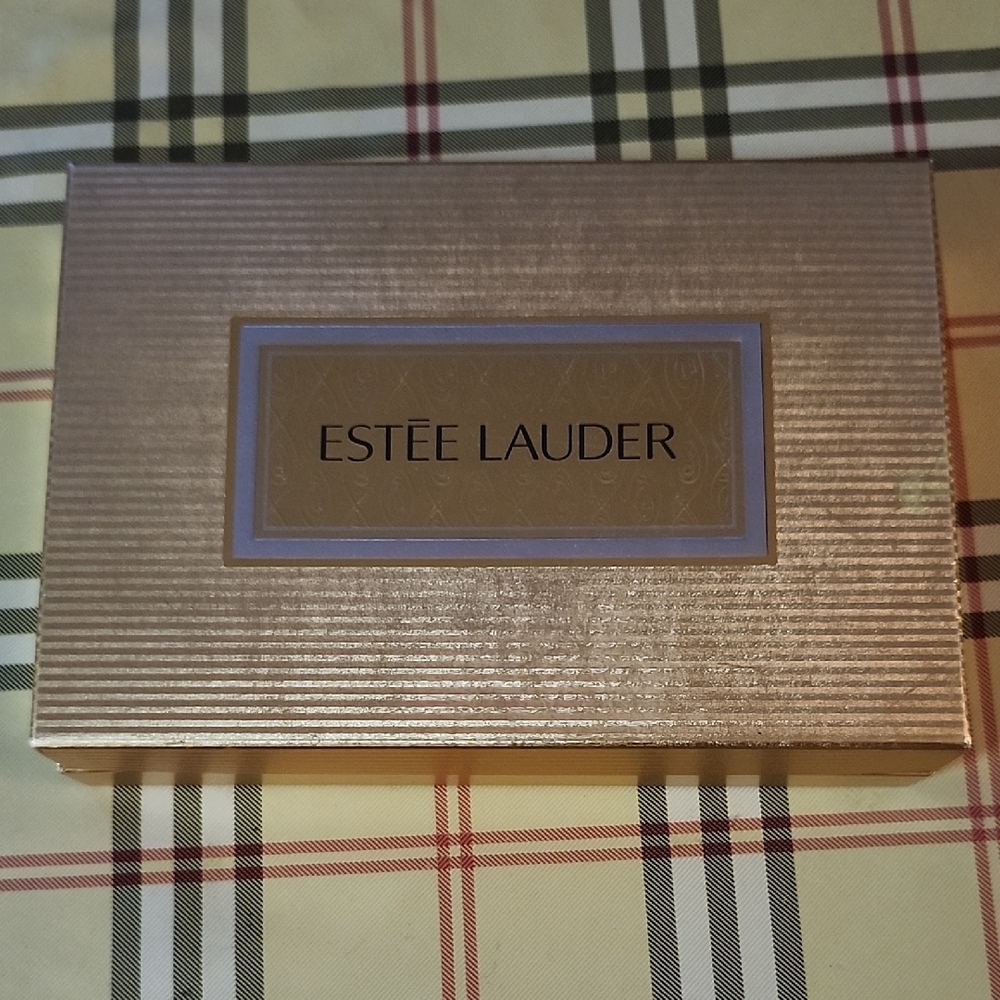 Estee Lauder Luxurious Gold Box